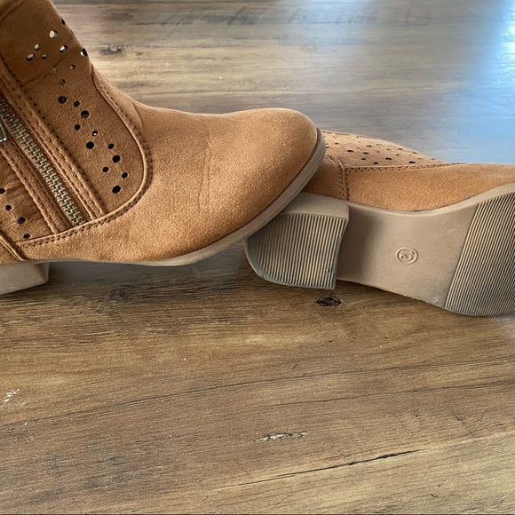 Girls Booties - Picture 2 of 4